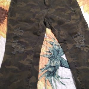 Camo Judy Blue size 16 x 31